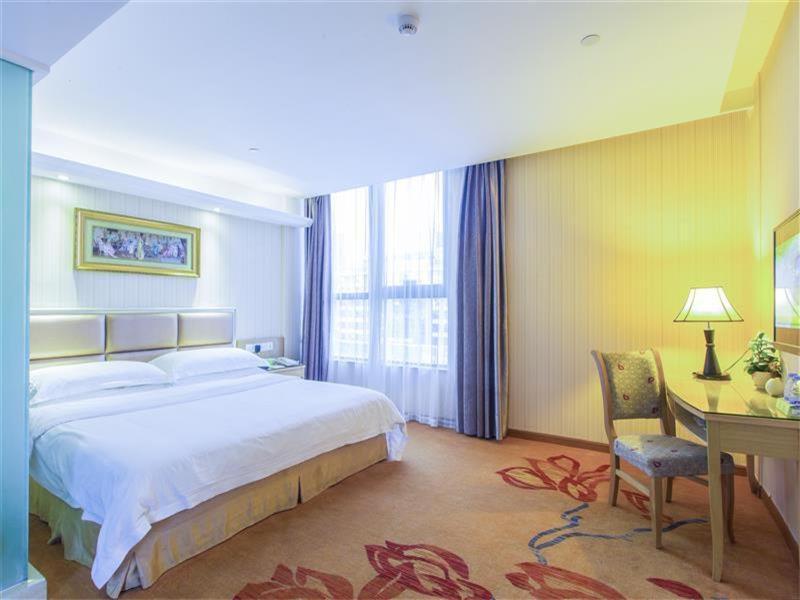 Vienna Hotel Zhanjiang Coast Avenue מראה חיצוני תמונה