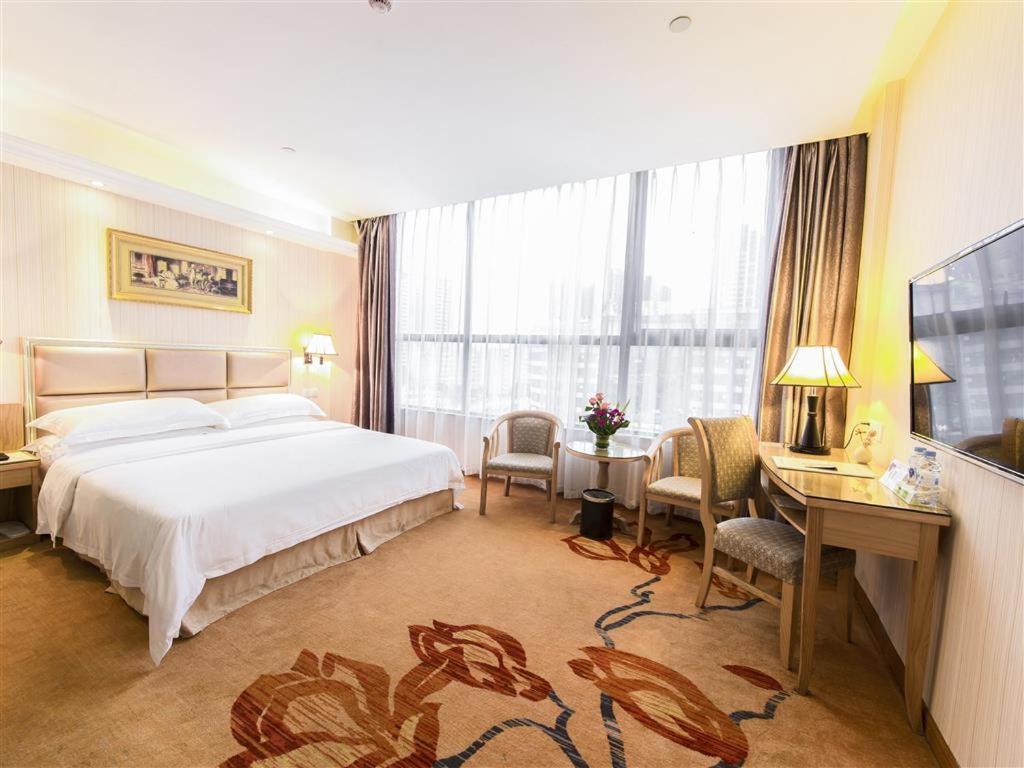 Vienna Hotel Zhanjiang Coast Avenue מראה חיצוני תמונה