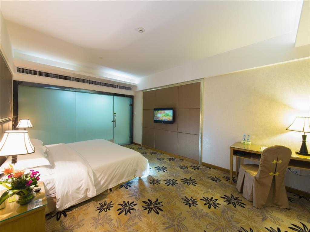 Vienna Hotel Zhanjiang Coast Avenue מראה חיצוני תמונה