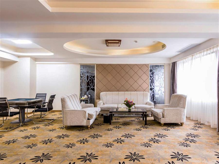 Vienna Hotel Zhanjiang Coast Avenue מראה חיצוני תמונה